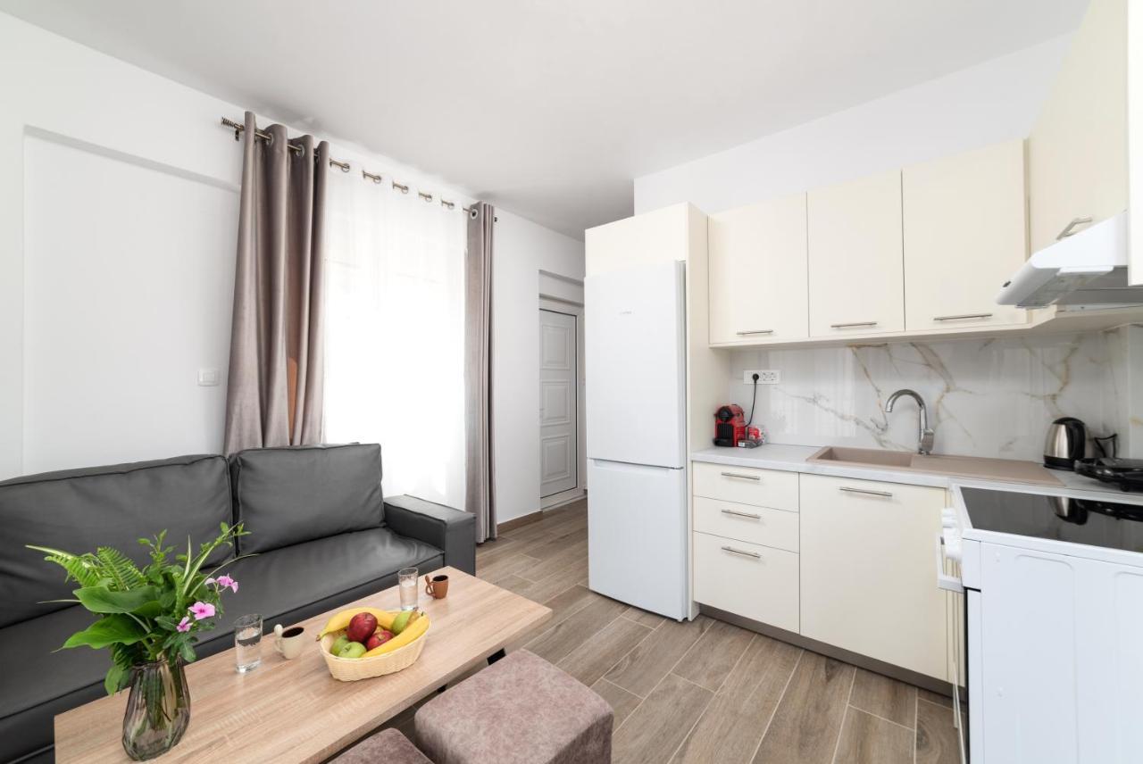 E.Berdufi Apartament Sea View Elounda Esterno foto